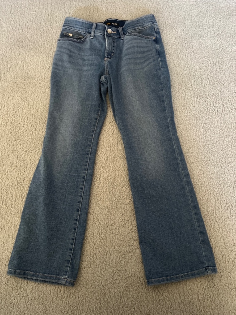 Lee Women's Reg Fit-Bootcut-Mid Rise Jeans size 6 Short